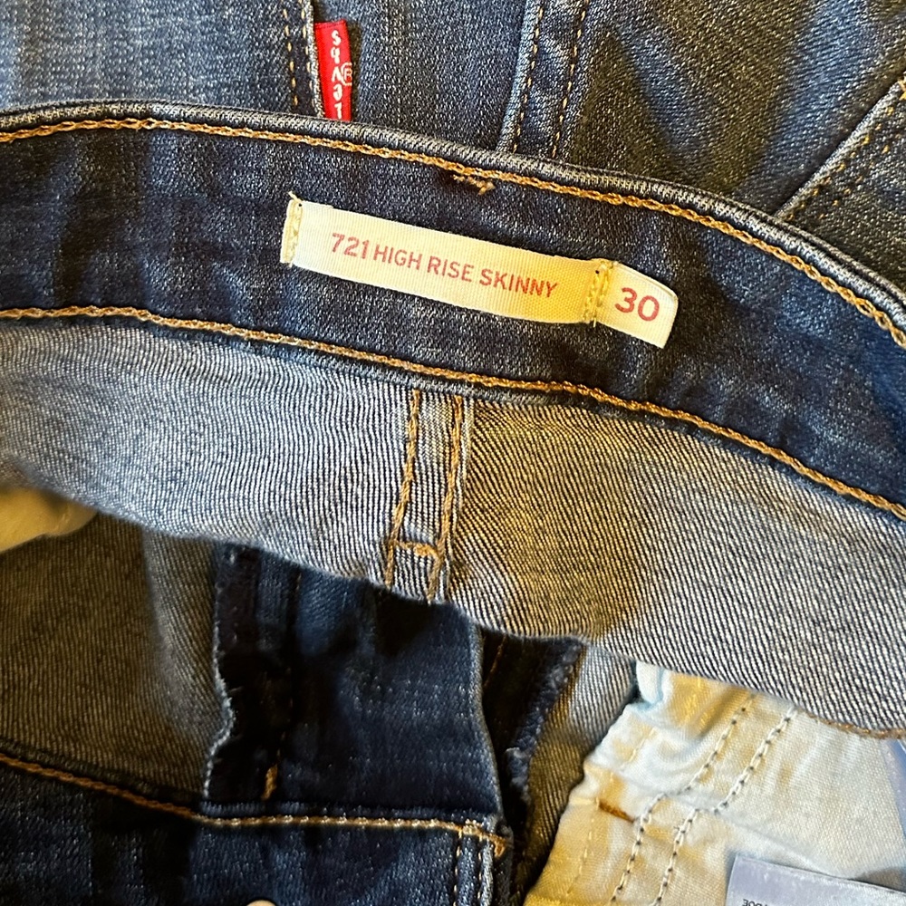 Levi’s - Picture 7 of 7